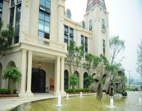 【中海右岸10-16**】美国布朗壁挂式新风系统安装