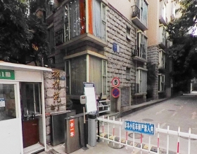 【浆洗街5号橄榄苑1-1-***】德国威能明装暖气片安装施工